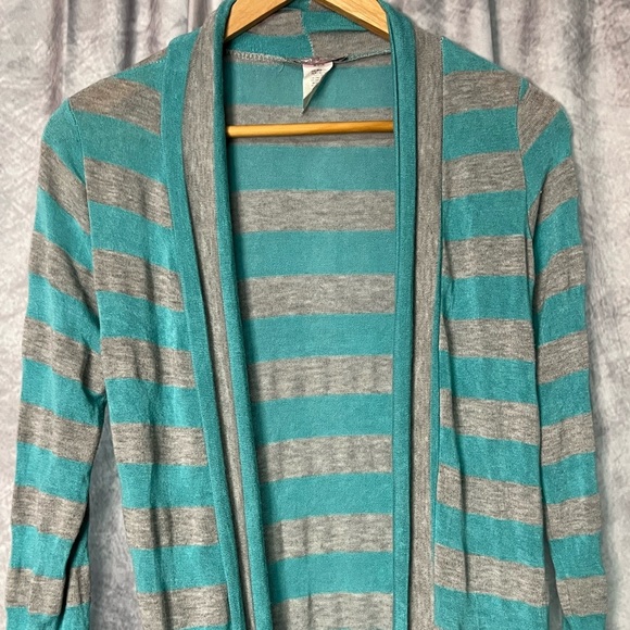 Pretty Young Thing Robin’s Egg Blue & Light Gray Open Front Long Sleeve Duster - Picture 8 of 8